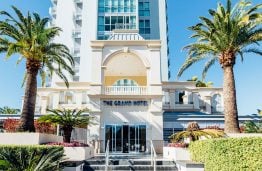 GRAND HOTEL